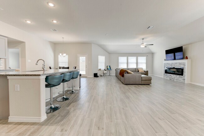 Photo - 6302 Cordillera Dr