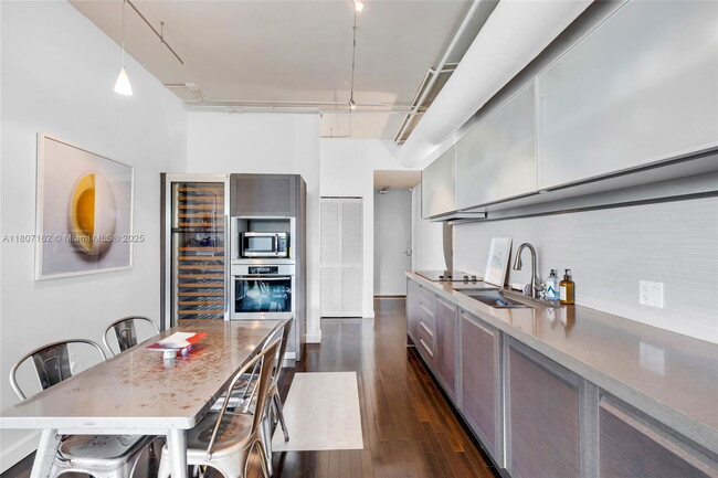 Photo - 1700 Meridian Ave Unit 300