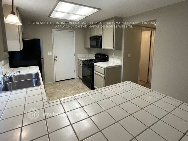 Photo - 3704 Pinehill Way