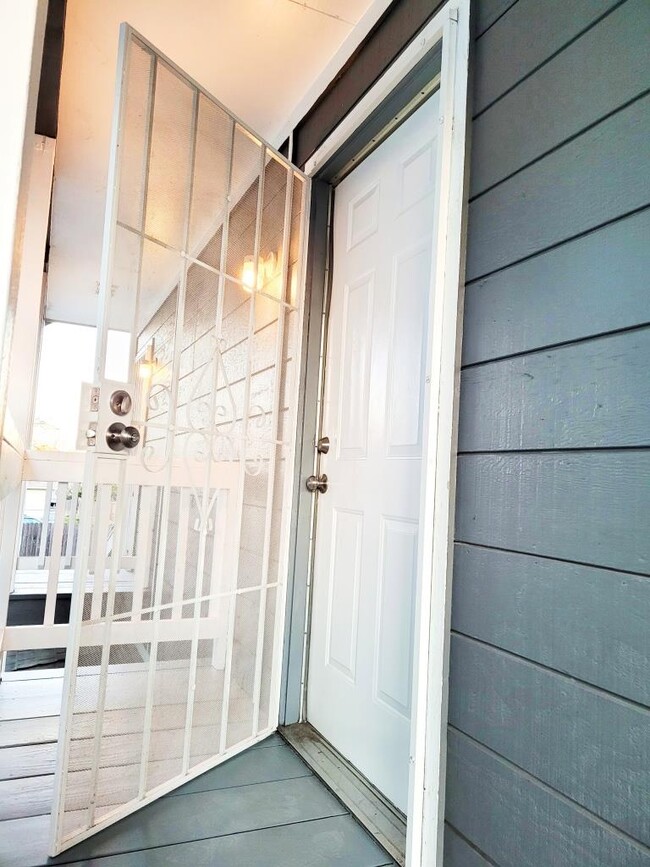 Photo - 1074 18th Street