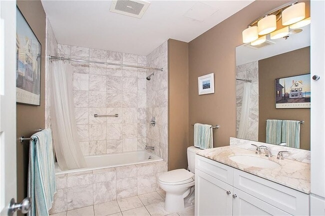 Photo - "Chic 1-Bedroom Urban Retreat with Granite...