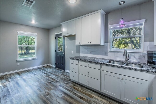 Photo - 406 N 4th St