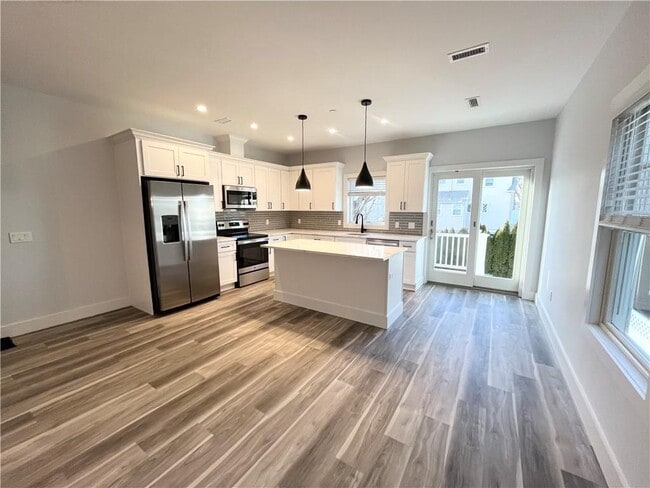 Photo - 195 Park Ave Townhome