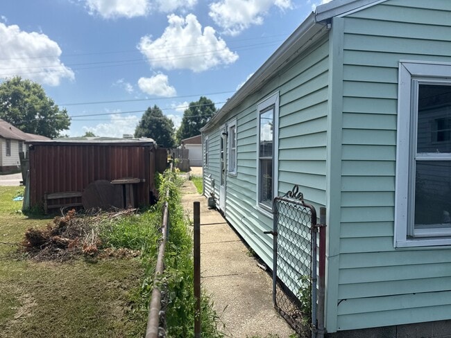 Photo - 2049 N Gale Ave