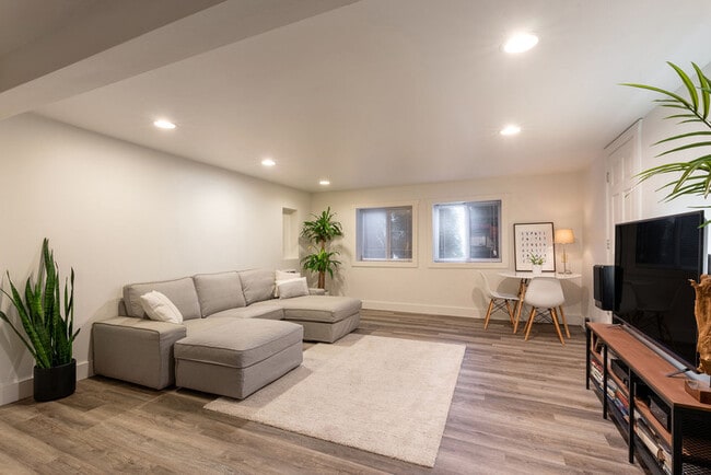 12840 Renton Ave S Unit #Lower
