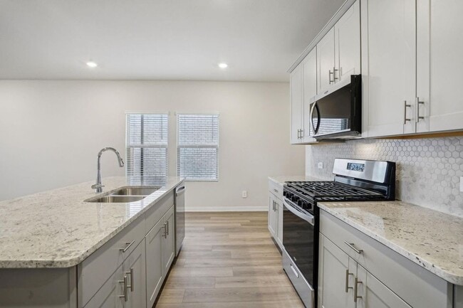 Photo - 115 Greenbriar Dr