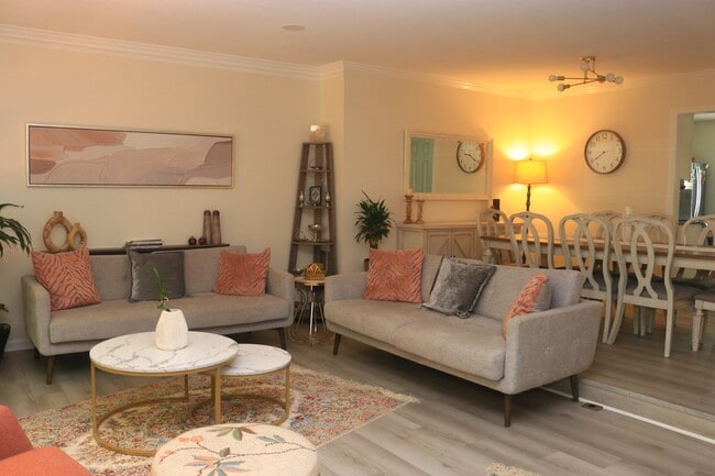 Photo - 6012 Loganwood Dr