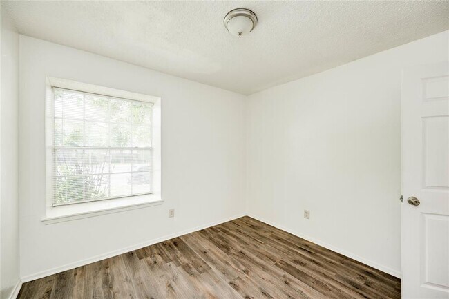 Photo - 7918 West Gate Blvd