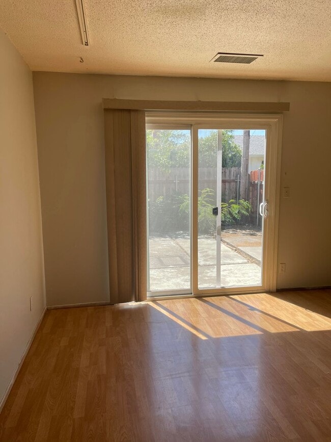 Photo - 5 Bedroom, 3 Bath Home in East Davis