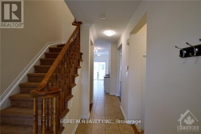 Photo - 567 Ashbourne Crescent