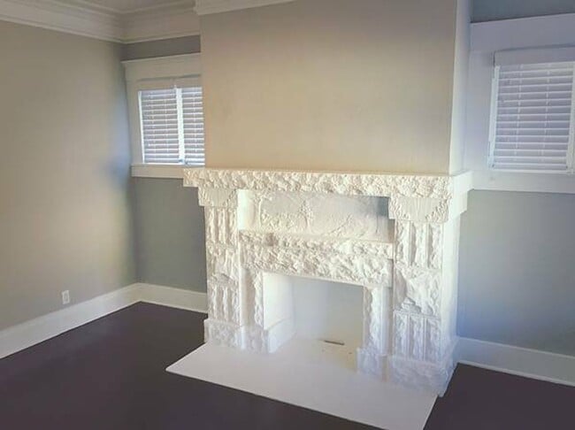 Photo - A Charming 2 Bed / 1 Bath with Bonus Space in Prime Echo Park Location Unit 1456