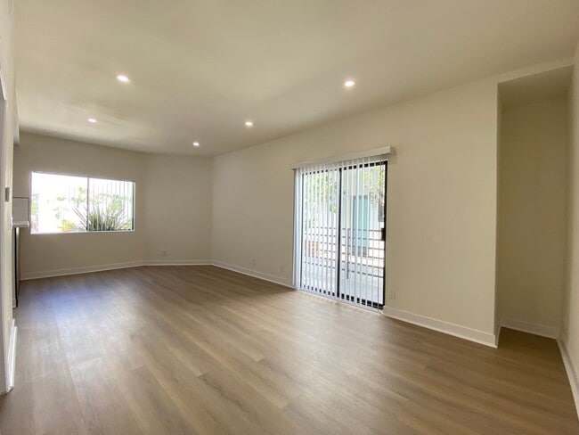 Photo - 2500 Abbot Kinney Blvd Unit 7125 - APT 29