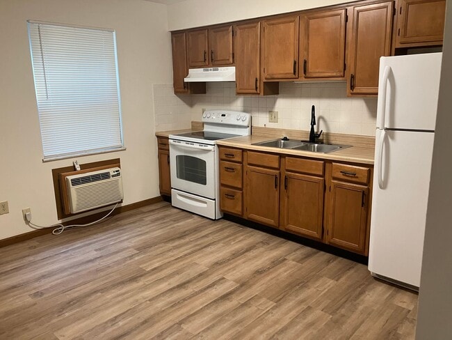Photo - Spacious 2-Bedroom Living in a Quiet Community Available July! Unit 1220-B Bunker Hill