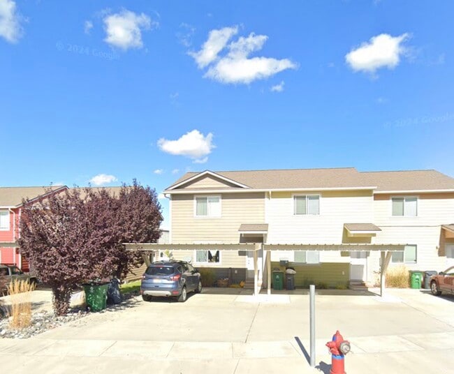 Building Photo - 1040 Alturas Dr