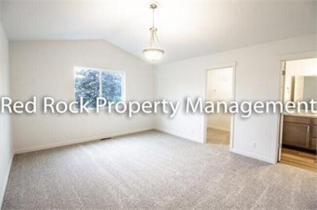 Photo - 1422 N Michigan Ln