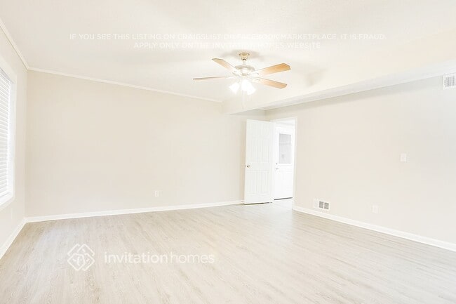 Photo - 334 Dartmouth Dr SW