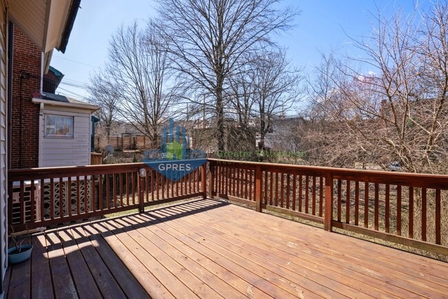 Photo - **Price reduction** Spacious 3-Bedroom Hom...