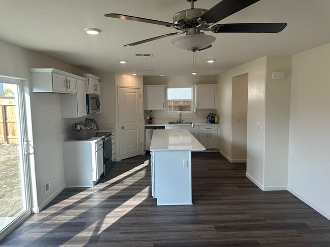 Photo - 793 Wild Oak St