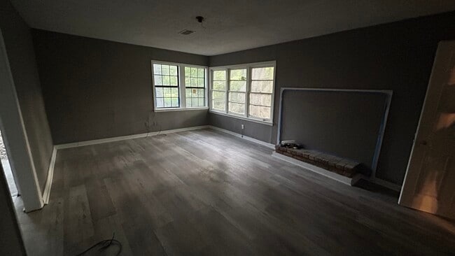 Photo - 990 Ada St