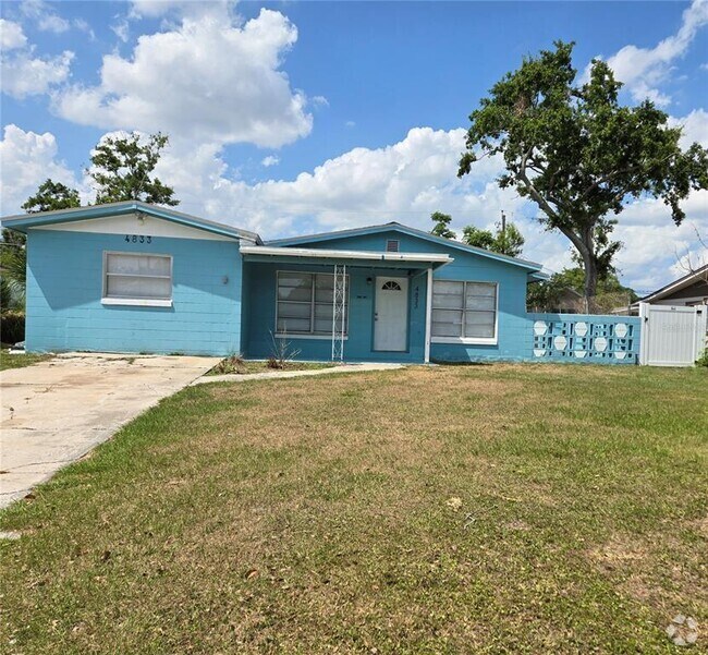 Building Photo - 4833 Crow St Rental