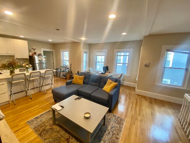 Photo - 18 Chandler St Apartments Unit 2