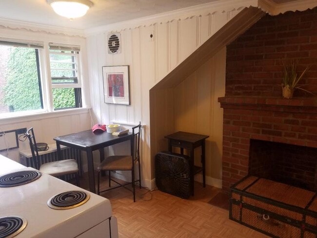 Photo - 16 Pinckney St