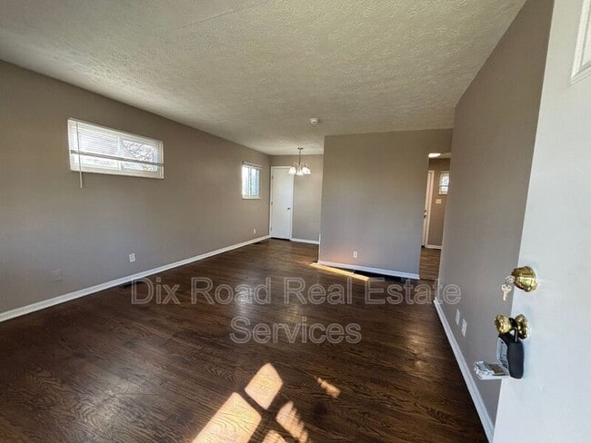 Photo - 2225 Deering Ave