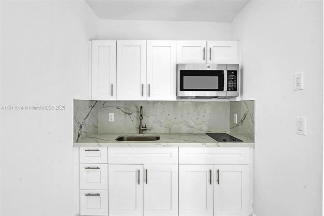 Building Photo - 1623 NW 16th Terrace Unit 3