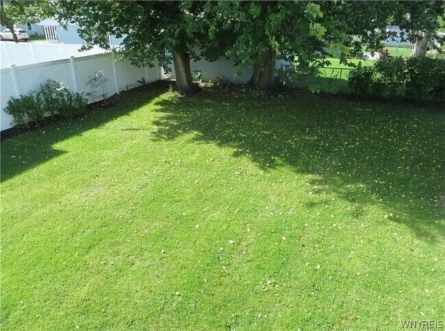 Photo - 758 Niagara Falls Blvd