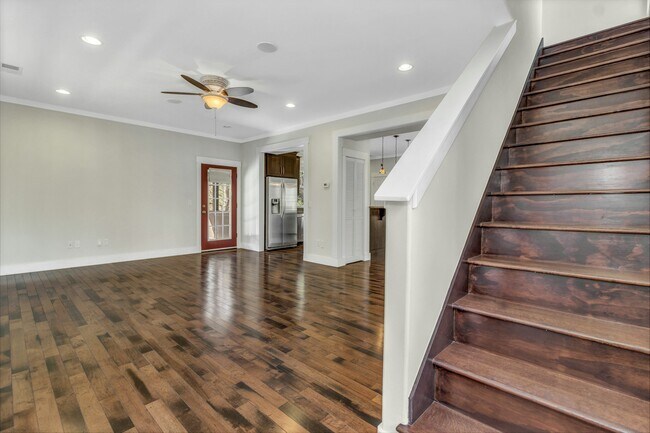116 Unaka Ave