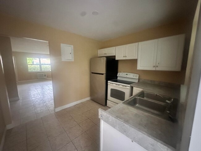 Photo - 5644 NW 14th Ct