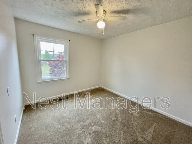 Photo - 623 Daharan Dr
