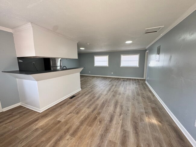 Building Photo - 105 24th St Unit 105 24th St