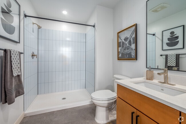 1BR, 1BA - 691SF - Style A - Bathroom