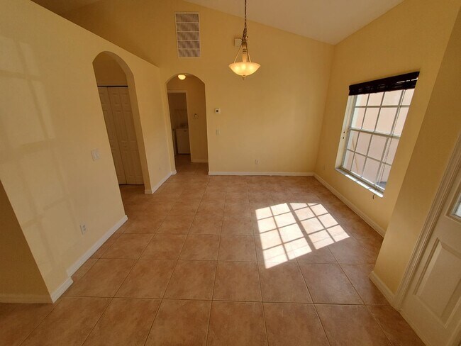 Photo - 1049 SW Ingrassina Ave