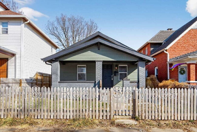 Photo - 1831 Olive St