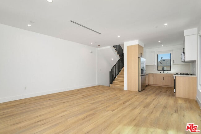 Photo - 111 Orlando Ave