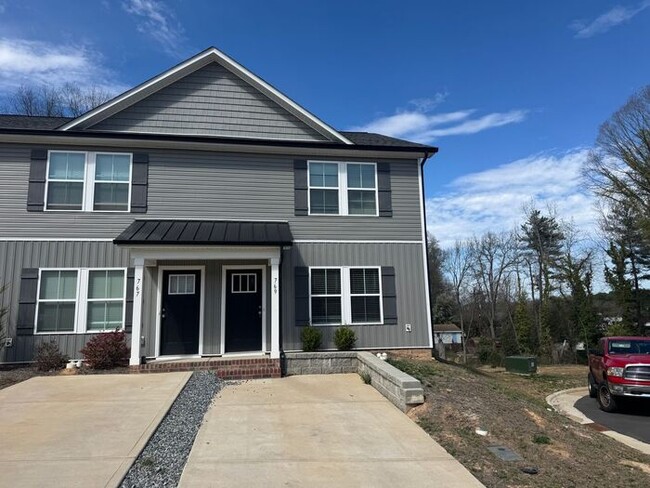Building Photo - Newer End unit townhouse in Kannapolis, NC!!