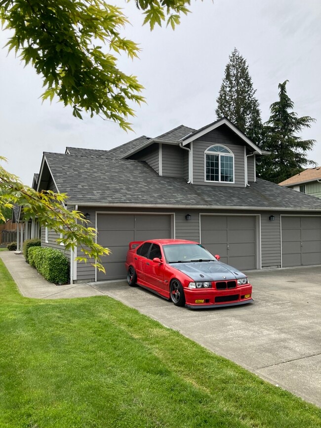 Photo - 620 27th Ave SE