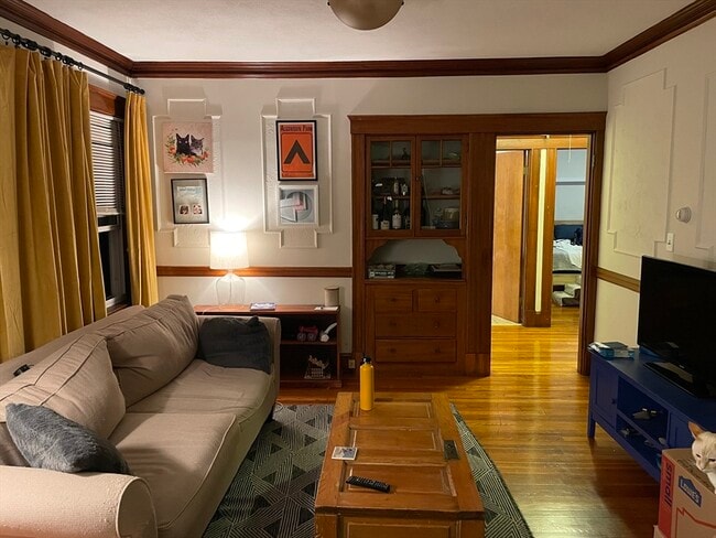 Building Photo - 16 Russell Rd Unit 1 Rental
