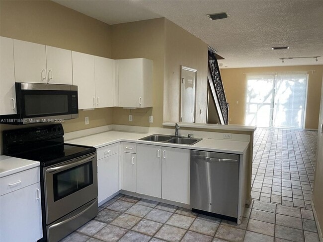 Photo - 2040 Pompeii Ct