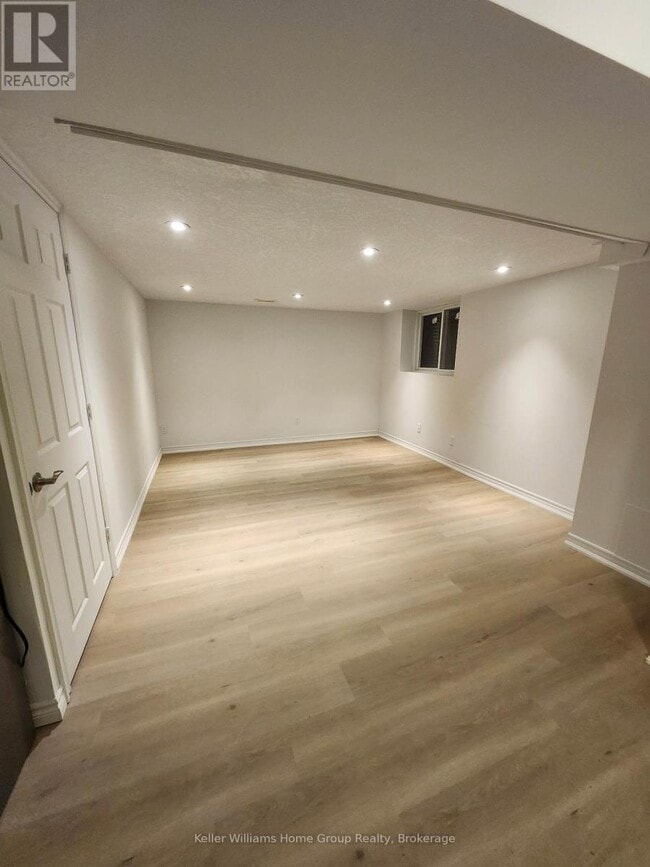 Photo - 45 Clythe Creek Dr