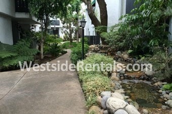 Building Photo - 18645 Hatteras St Unit 280