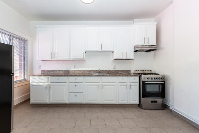 Building Photo - Oak Grove - 509 Sycamore Rental