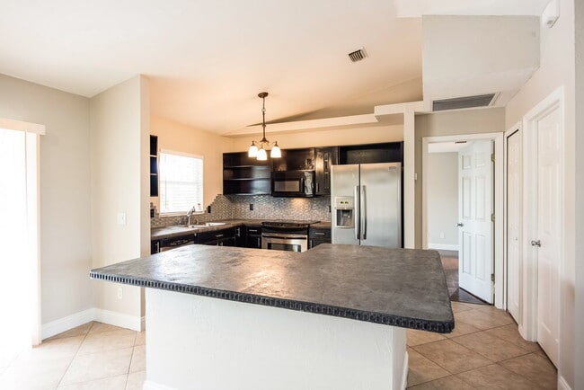 Photo - 811 SW 14th Pl