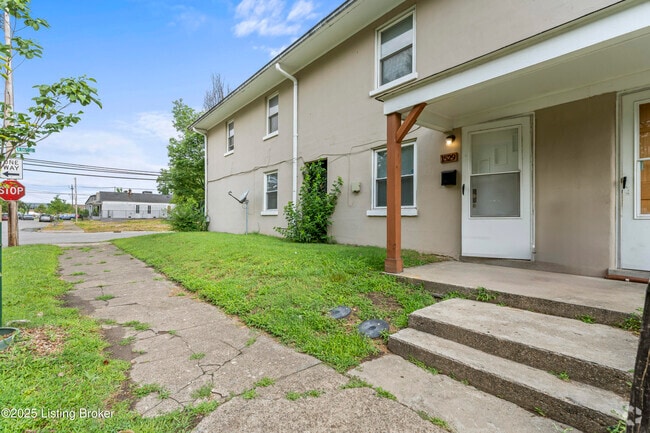 Building Photo - 1529 Anderson St Rental