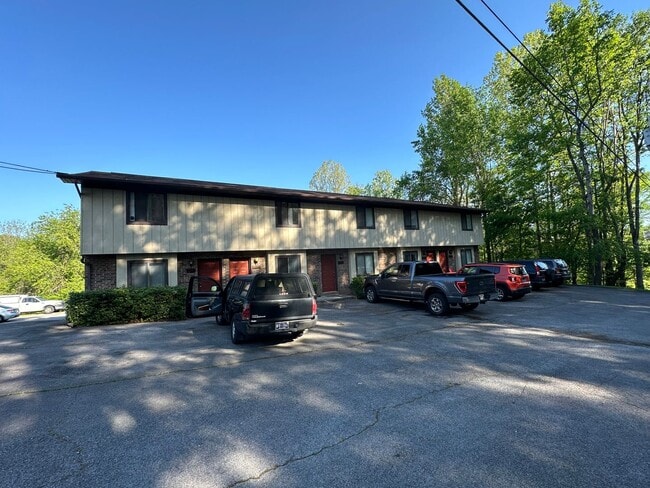 Building Photo - 2 Bedrooms 1.5 baths Townhouse, Kingsport TN