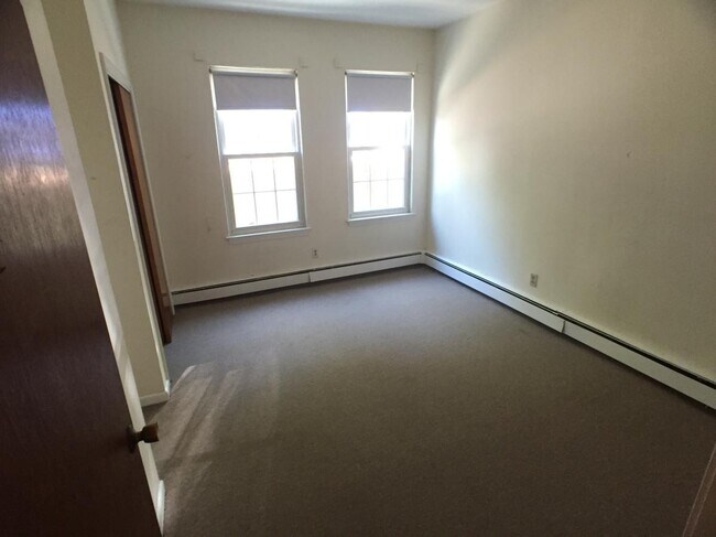 Building Photo - 69 S Huntington Ave Rental