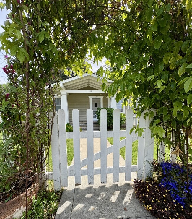 Photo - 1122 Channing Ave