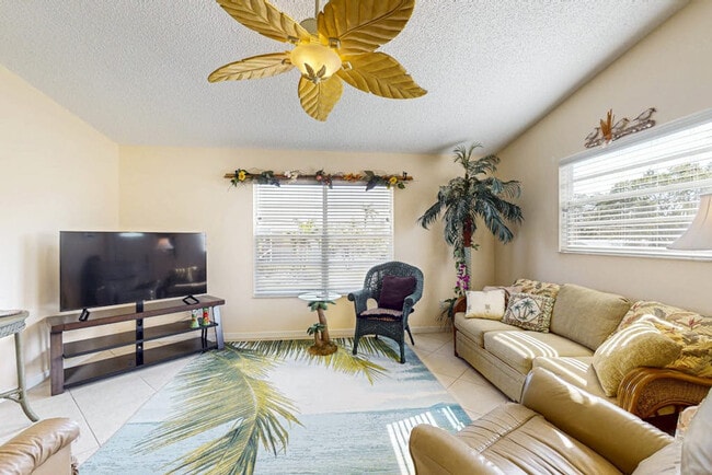 Photo - 4504 101st St W Unidad SI ID1591350P